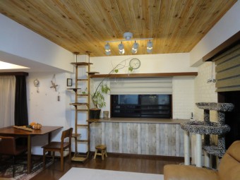 天然木の艶を美しく表現したこだわりのキッチン収納 天然木の艶を美しく表現したこだわりのキッチン収納